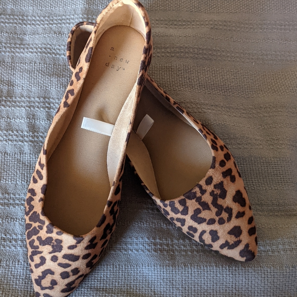 womens chetaah flats